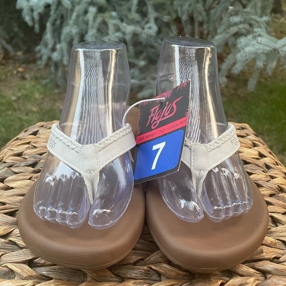 NEW Flojos Ivory Tan with Braided Edge Flip Flop Thong Toe Flat Sandals. Size 7 - Picture 1 of 10